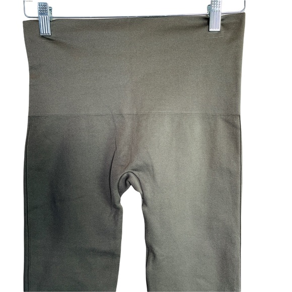 Spanx Look At Me Now Olive Green Crop Leggings Size 1X - Picture 5 of 8
